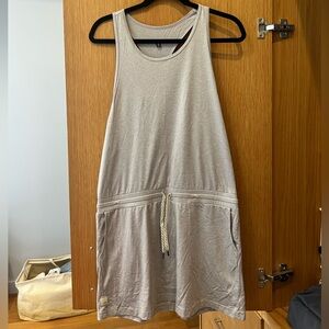 NWOT Vuori Torrey Romper in Gray